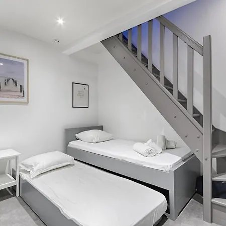 Charming 1br In Batignolles شقة