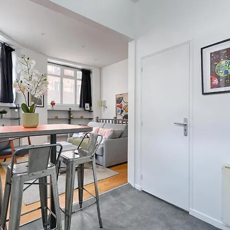 Charming 1br In Batignolles شقة